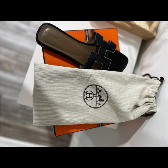 Hermès Oran Sandals Black - Picture 3 of 9